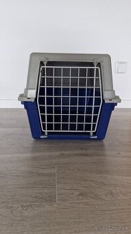 Predám pelech a prepravku pre mačky.