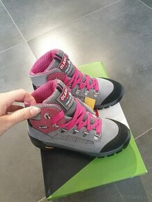 Nové dievčenské turistické  topánky  Olang Tarvisio  veľ. 32