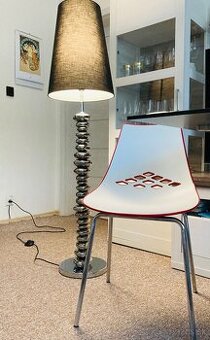 Stojaca lampa
