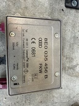 Zosilovač antény 8E0 035 456 B