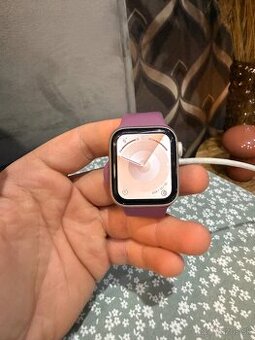 Predám Apple watch SE 2.gen 40mm