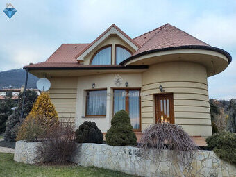 Na prenájom luxusný rodinný dom s nádherným výhľadom Nitra -
