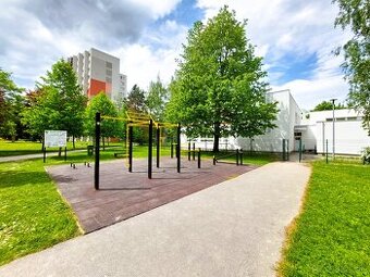 Ojedinelý 4+1 izbový byt s dvomi pivnicami a parkovaním,