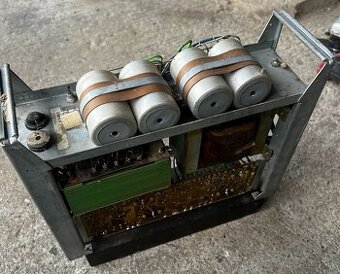 ADJ-637 koncový stupeň Tesla - 1