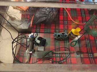 Akvárium s príslušenstvom