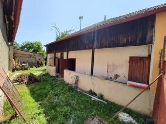 Ponúkam Vám na predaj RD / Pozemok v Leviciach.