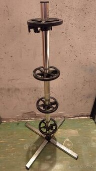 stojan na pneumatiky