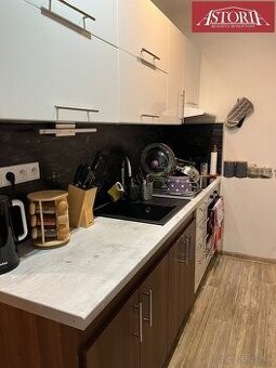 PRENÁJOM 2 izbový byt priamo v centre mesta Martin - Holubyh