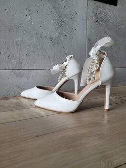 Biele svadobné topánky, číslo 37, 1x obuté, nenosené.