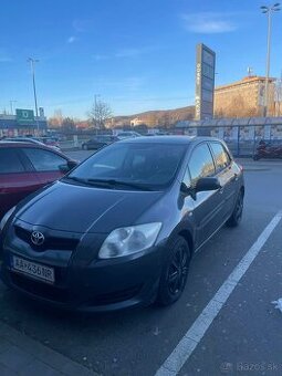 Predám Toyota Auris 1.6 Benzín