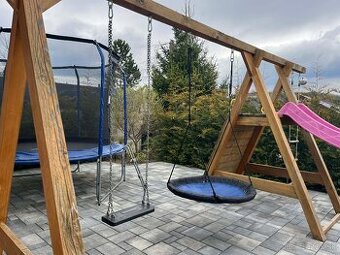 Domace ihrisko zahradna hojdacka