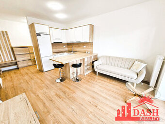 Na prenájom 2 izbový byt s balkónom a park. miestom, Trenčín