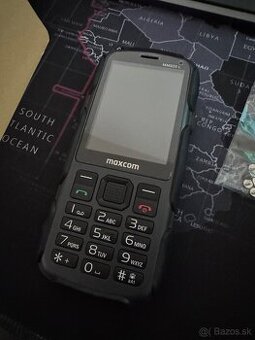 Odolny mobilny telefón MAXCOM 920l so svietidlom