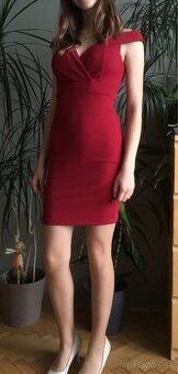 elegantné červené talianske šaty 36