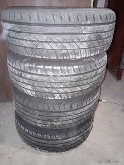 Predám Letné pneu na diskoch 205/55R16