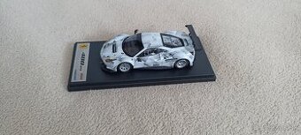 Predám model Ferrari 488 GT3 Camo 1:43 Looksmart/Spark