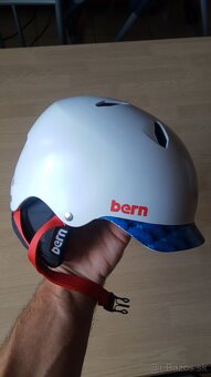 Nová prilba Bern Bandito, veľkosť S/M, nepoužívaná