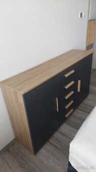 Komoda s nočnými stolikmi