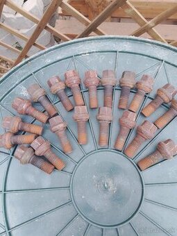 Šróby, skrutky kolies - 1