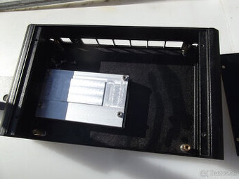 Malá skrinka na minipc