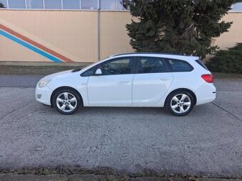 Predám opel astra j sports tourer 1.7 cdti diesel kw 81