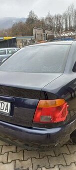 Kúpim pravé zadné svetlo AUDI A4/B5 sedan