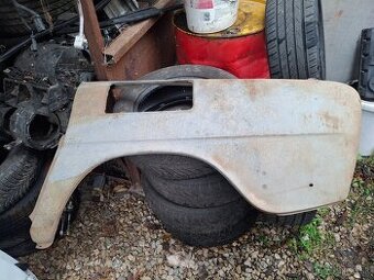 zadny blatnik skoda 100