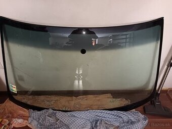 Audi A4 B6 čelné sklo