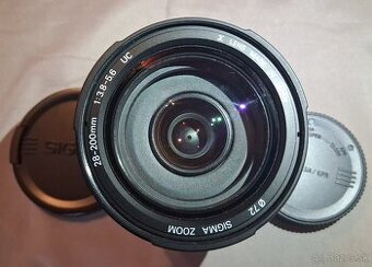 Sigma UC Aspherical 28-200mm 1:3.8-5.6 na Pentax