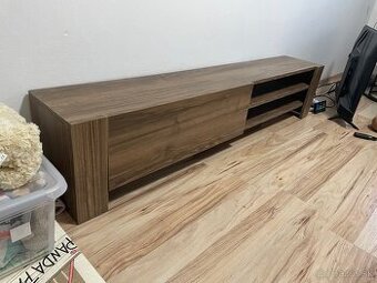 Skrinka pod TV
