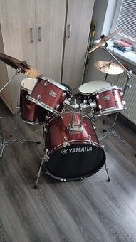 Akustické bicie YAMAHA RYDEEN BURGUNDY GLITTER červené