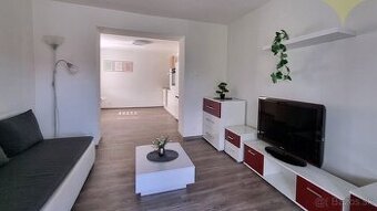 Prenájom, zariadený 1i byt s veľkým balkónom Žiar n/Hronom