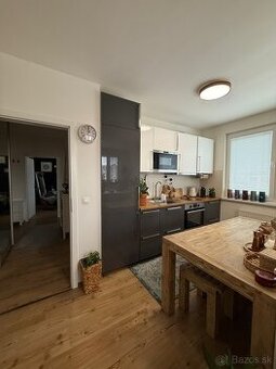 PRENAJOM 2 izb . byt BRATISLAVA / Kadnarova