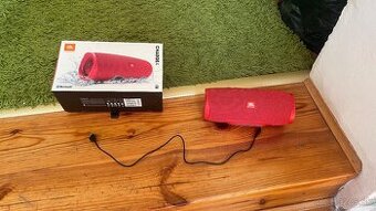 JBL Charge 4 – červený