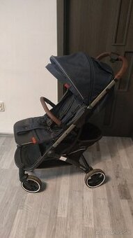 Športový kočík Carrello Astra