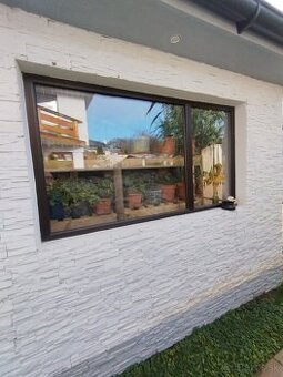 Predám okno a posuvnu zastenu