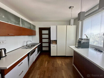 4i zariadený byt s balkónom na predaj, ul. Nováckeho