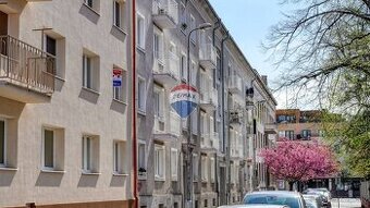 Priestranný 3-izbový byt v centre Piešťan