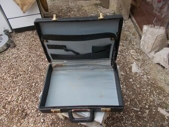 Predam skolske ucebnice 1954-1958 a diplomat kufrik