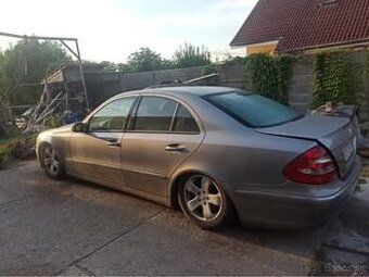 Rozpredam Mercedes benz w211 e320 benzín 4matic - 1