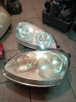 Predám predné svetlomety na vw golf mk5