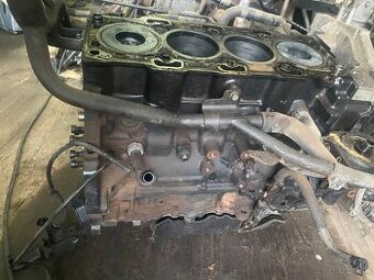 Predam polomotor D4FA 2,0 - 1