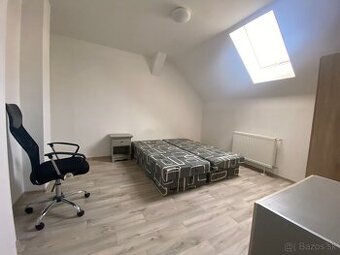 UVOĽNIL SA 1-izb. BYT V CENTRE PRE  1 OSOBU