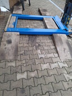 Nožnicový zdvihák