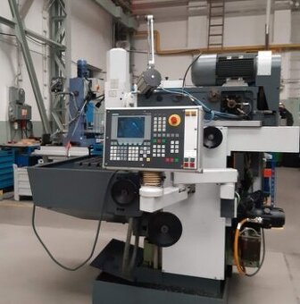 Prodám Použitá CNC frézka MAHO 500 M