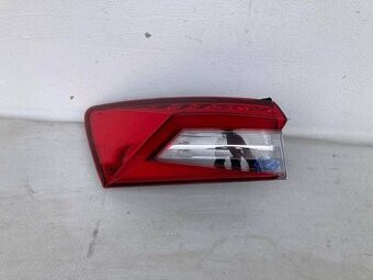 ŠKODA KODIAQ 16- ĽAVÉ ZADNÉ SVETLO V BLATNÍKU