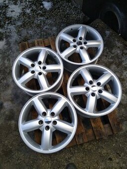 Alu 5 x 114,3 R 17 + pneu.