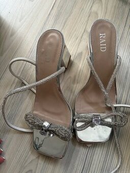 Slavnostne sandale strieborne