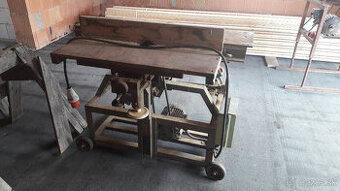 Hobľovačka a hobľovka.