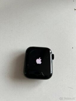 Apple watch Se 2 40 mm čierne + príslušenstvo